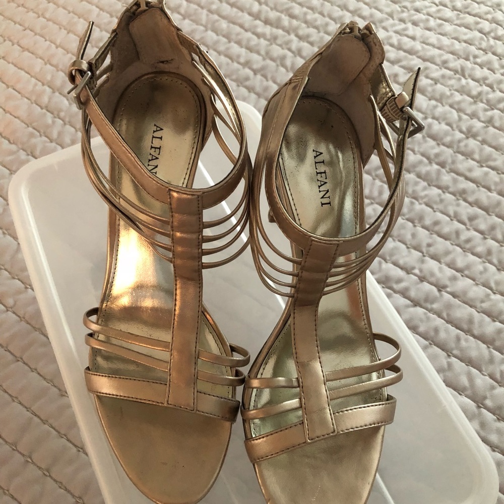 Gold high heals